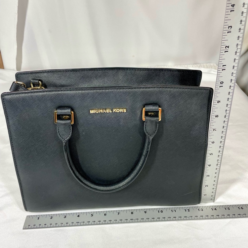 Michael kors black handbags - Picture 2 of 10